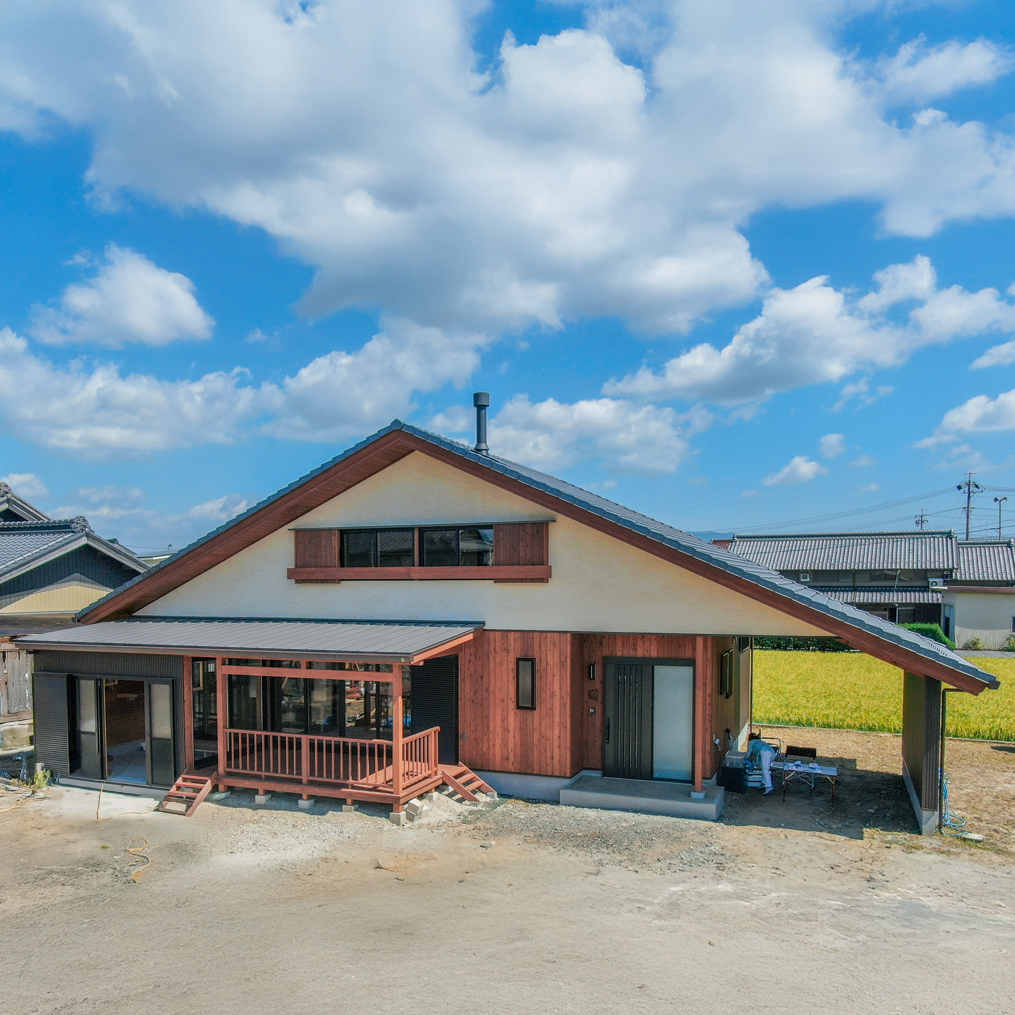 大屋根が包む家
