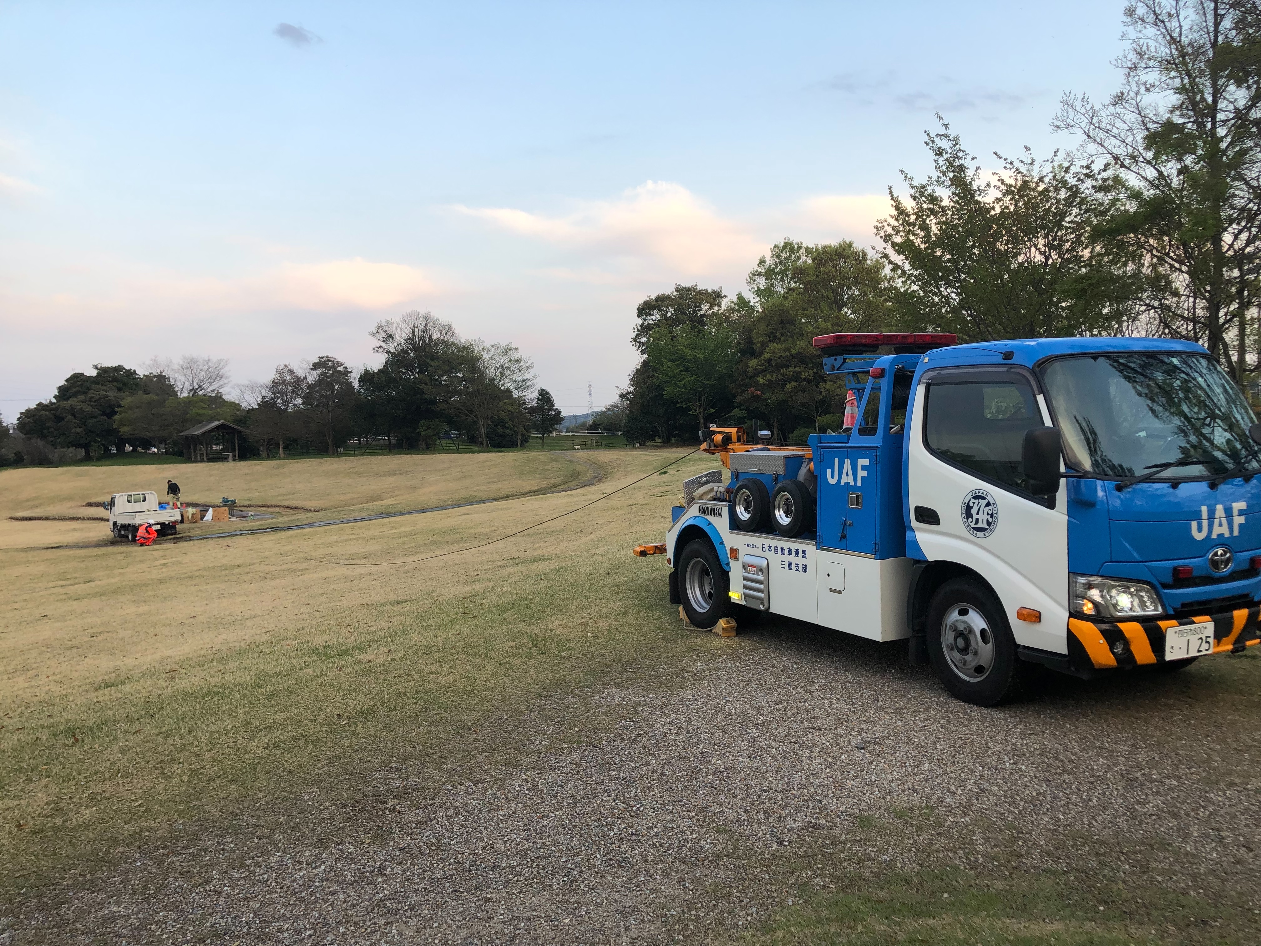 東員町 中部公園で仕事