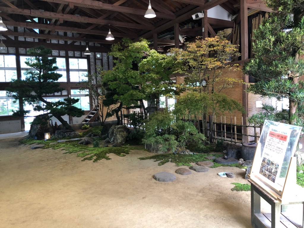 建築の専門学校の職藝学院に行っていきました。