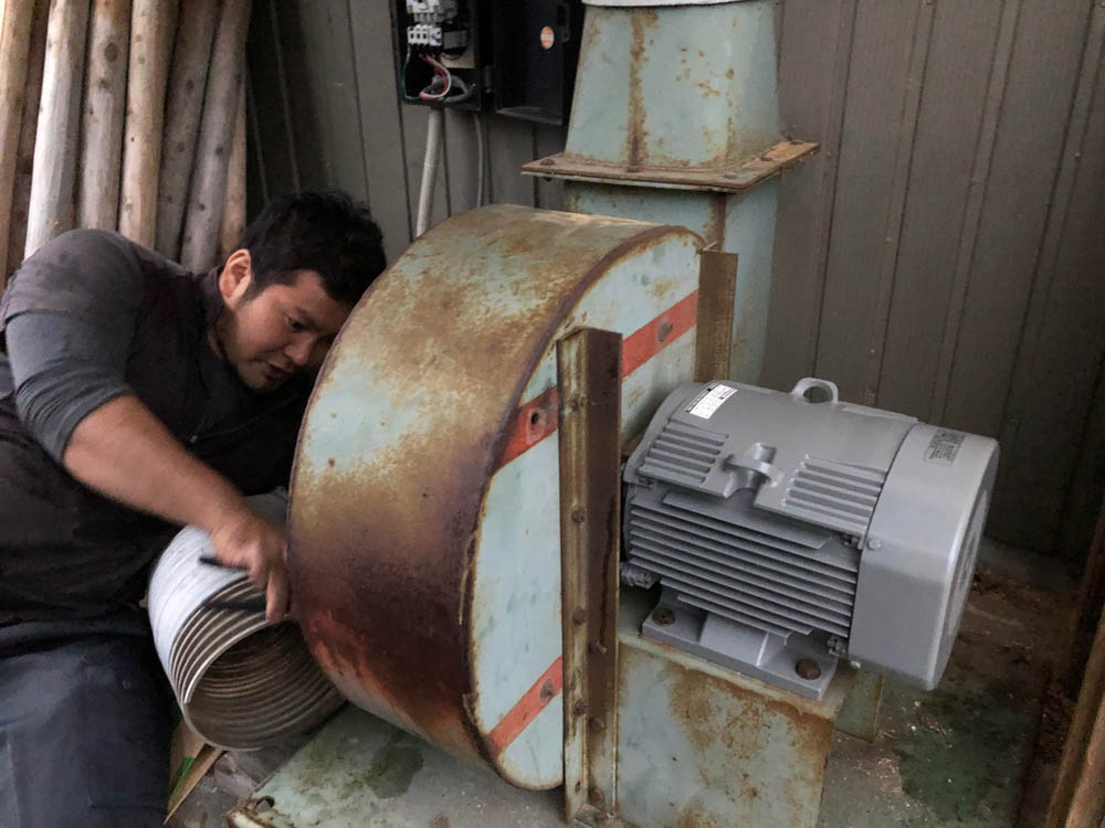 集塵機のモーターの入れ替え