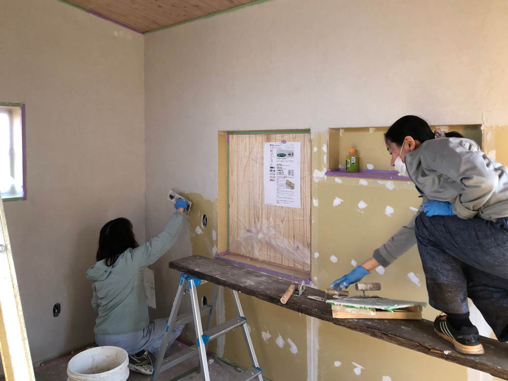 竜ヶ岳と漆喰塗り